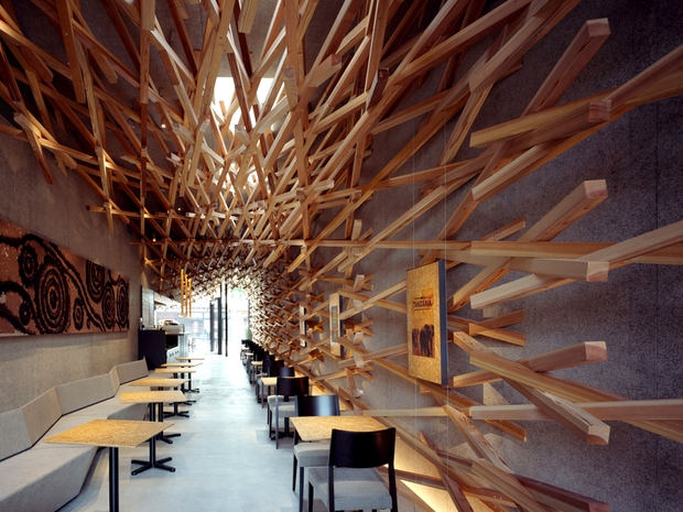 O design para a loja da Starbucks foi criado pelo arquiteto Kengo Kuma (Foto: Divulgação)