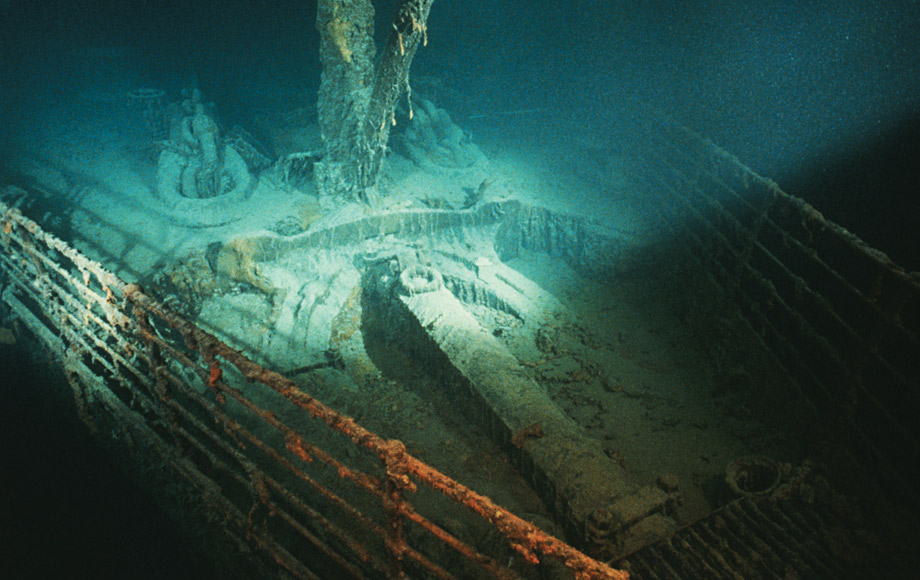 SEGREDO ABISSAL A proa do Titanic (à esq.), no fundo do Atlântico Norte. Os destroços foram achados em 1985 após uma missão de busca em submarinos nucleares (Foto: Ralph White/Corbis)